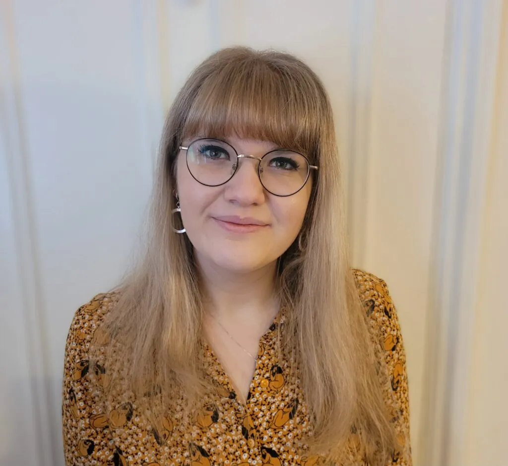 1117121000008046589 Private therapist