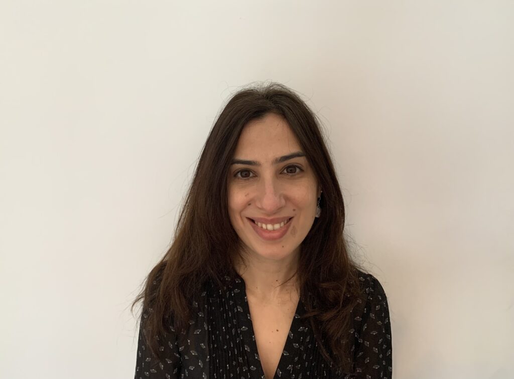 1117121000008138103 Private therapist